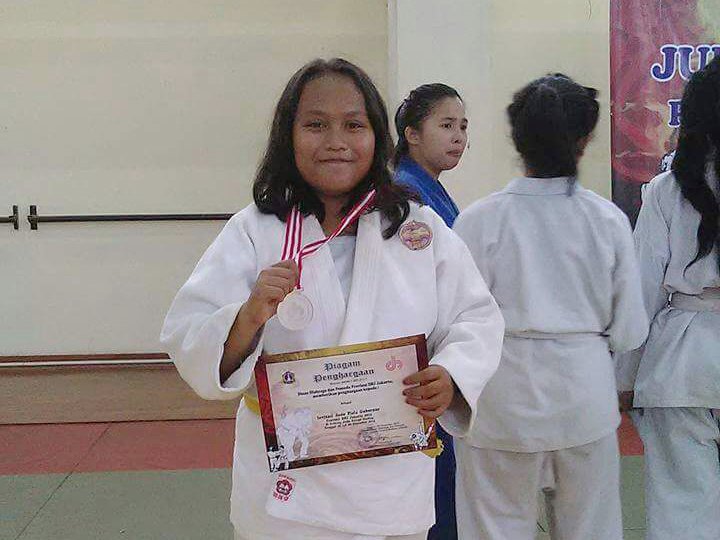 Masih Sering Terasa Sakit Di Kaki, Gadis Periang Ini Tetap Ngotot Tekuni Judo