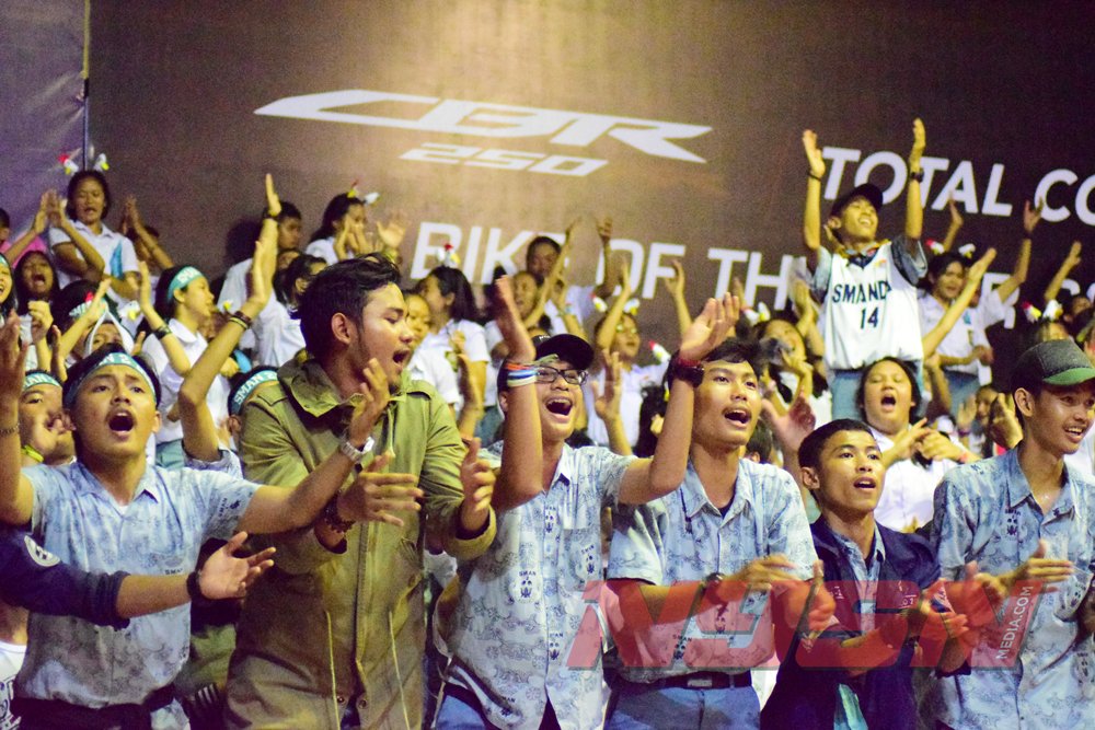 Euforia para supporter DBL Indonesia di Final Bogor, Selasa (22/08/17)