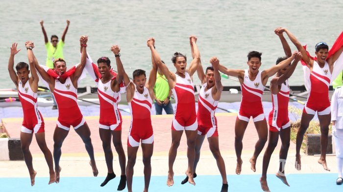 Indonesia sukses meraih Emas kesembilan Asian Games 2018, dari cabang olahraga Dayung, di nomor Men’s Lightweight Eight (LM8-). Tim merah putih sukses menjadi yang tercepat dengan catatan waktu 6 menit 08,88 detik. (tribunnews.com)