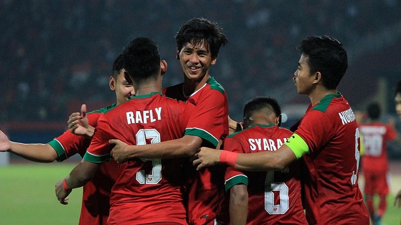 Jelang berlangsungnya Piala Asia U-19 2018, PSSI mengajak dua negara yakni China dan Thailand, dalam sebuah event turnamen mini, di Stadion Pakansari, Cibinong, pada 21-26 September. (goal.com)