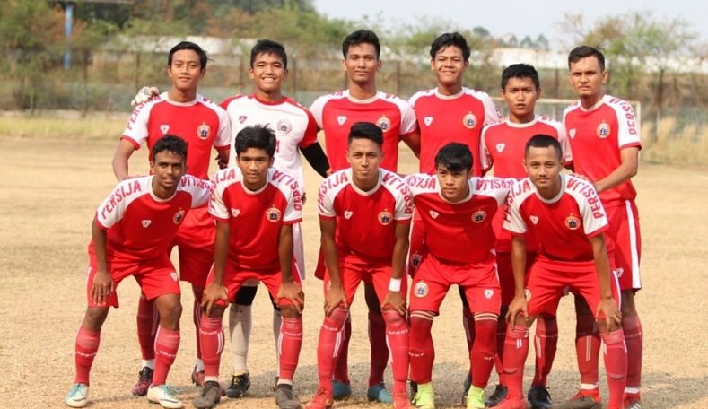 Persija Jakarta U-19 tergabung dalam Grup A dalam kompetisi Liga 1 U-19 2018, yang akan diikuti 18 tim. 18 tim tersebut ditetapkan ke dalam tiga grup, dan mulai kick-off pada Sabtu (29/9). (goal.com)