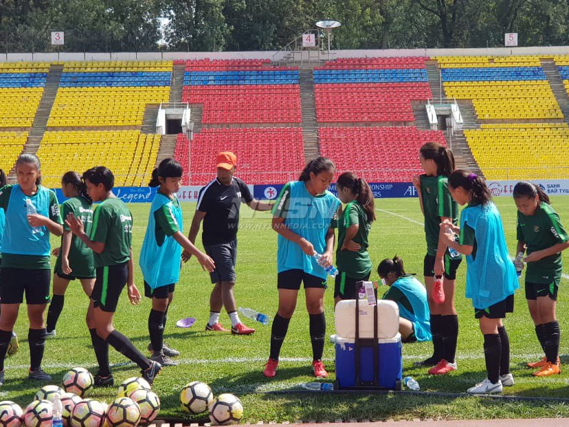 Timnas Putri U-16 Jajal Stadion Spartak Jelang Lawan Palestina, Latihan Diiringi Cuaca Yang ‘Bersahabat’