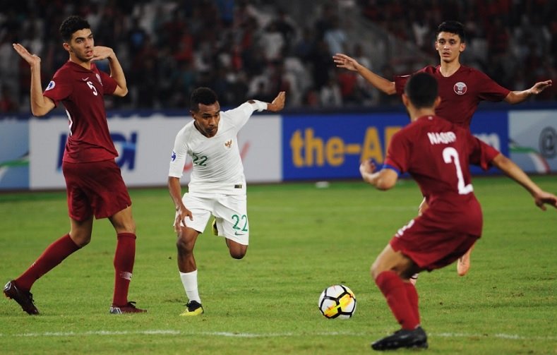 Komite Kompetisi AFC merekomendasikan mengubah format Piala Asia U-16 dan U-19, menjadi Piala Asia U-17 dan U-20, mulai 2023. Hal ini mengacu kepada kategori usia FIFA dan gelaran Piala Dunia kelompok umur yang ada. Tammpak winger timnas Indonesia U-19, Todd Rivaldo Fere (22/putih), saat tampil di ajang Piala Asia U-19 2018, di Jakarta. (Pras/NYSN)
